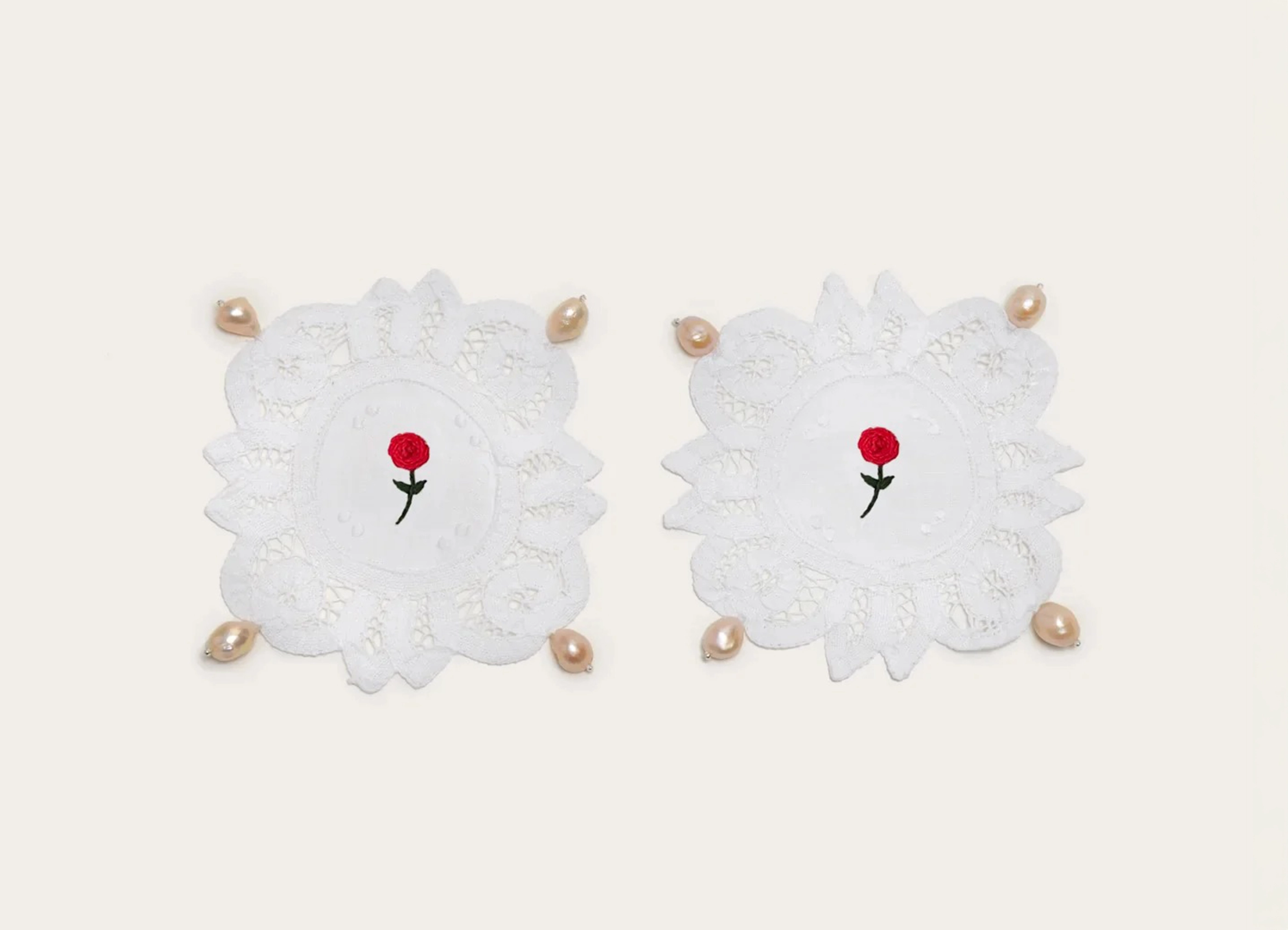 【GOHAR WORLD /  ゴハー・ワールド】LACE COASTERSPEARL WITH EMBROIDERED FLOWER コースター